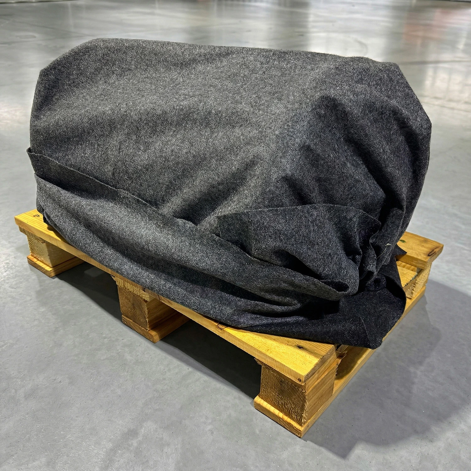 Rolă membrană EPDM RubberBear pentru iazuri. Folie cauciuc premium, 100% fish-safe, pentru impermeabilizări hidrotehnice.